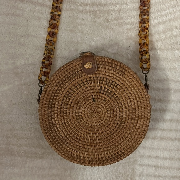 Rattan circular bag with custom strap - Picture 2 of 3